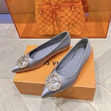 Louis Vuitton Flat Shoes